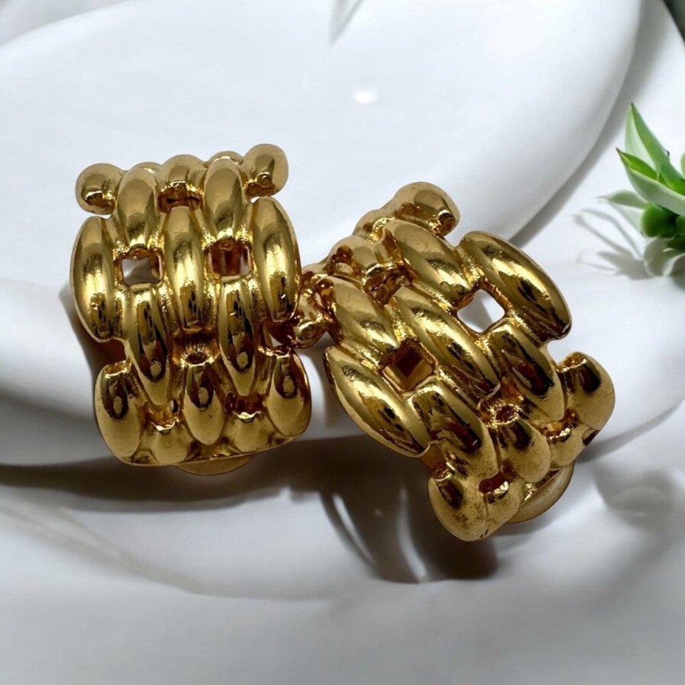 RARE Vintage 70’s Christian Dior Gold Plate Earrings Clipon Basket Weave Design